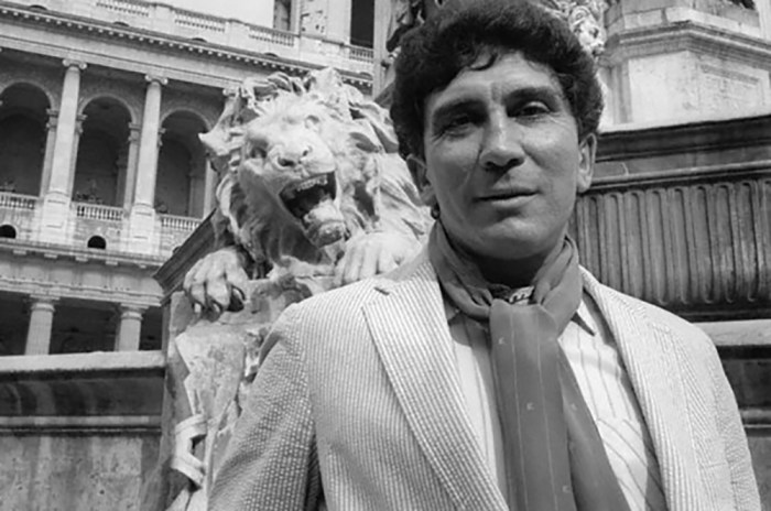 Con los ojos cerrados reinaldo arenas